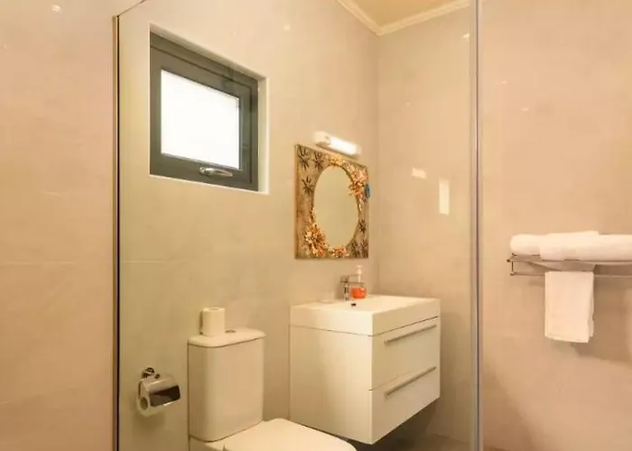Riverside Retreat Apartment